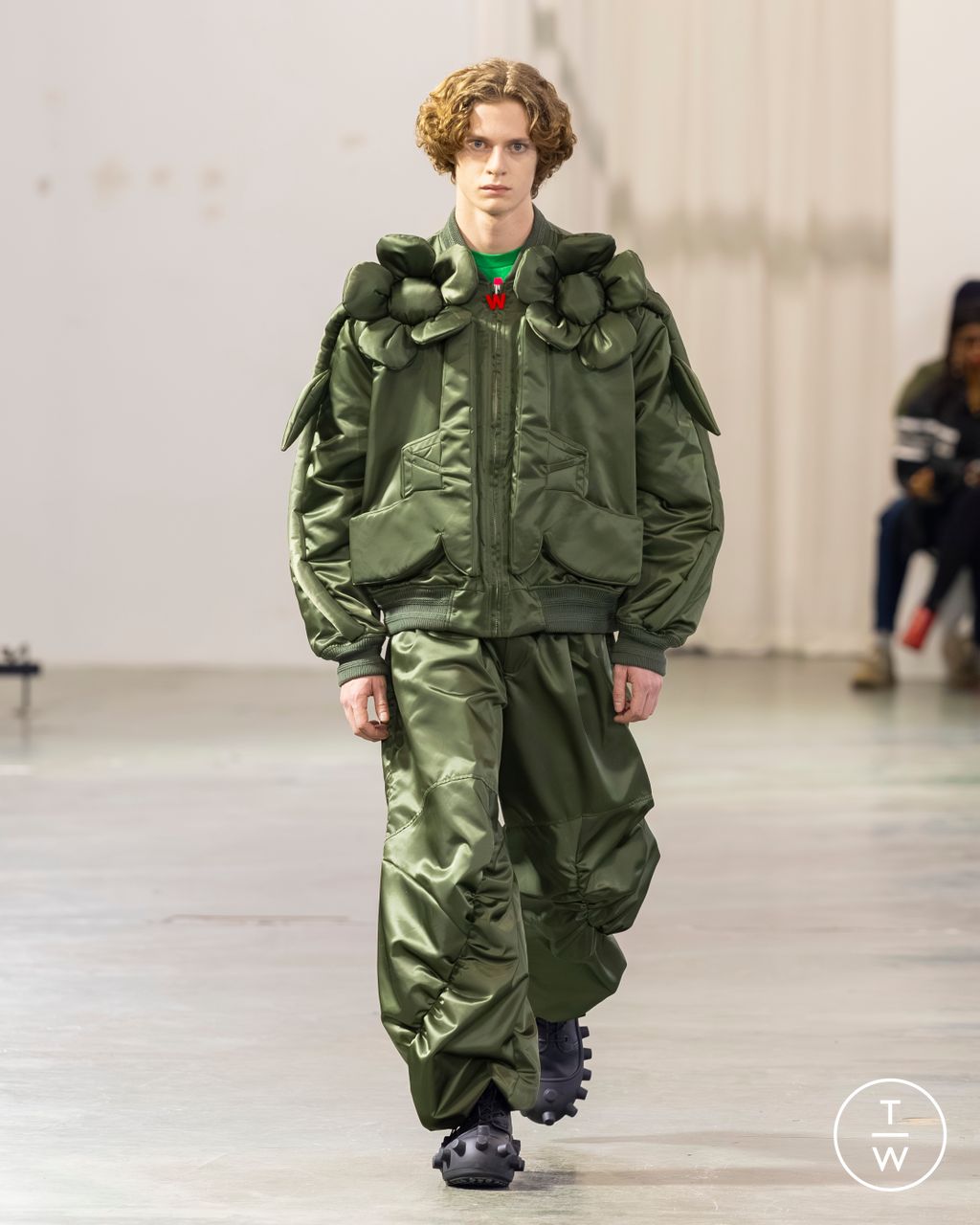 Fashion Week Paris Fall/Winter 2026 look 36 from the Walter Van Beirendonck collection menswear