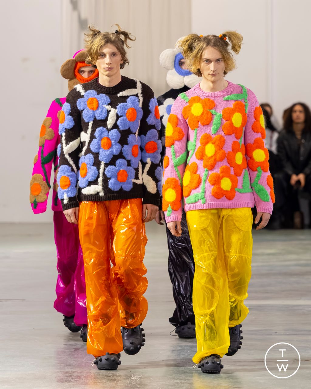Fashion Week Paris Fall/Winter 2026 look 37 from the Walter Van Beirendonck collection menswear