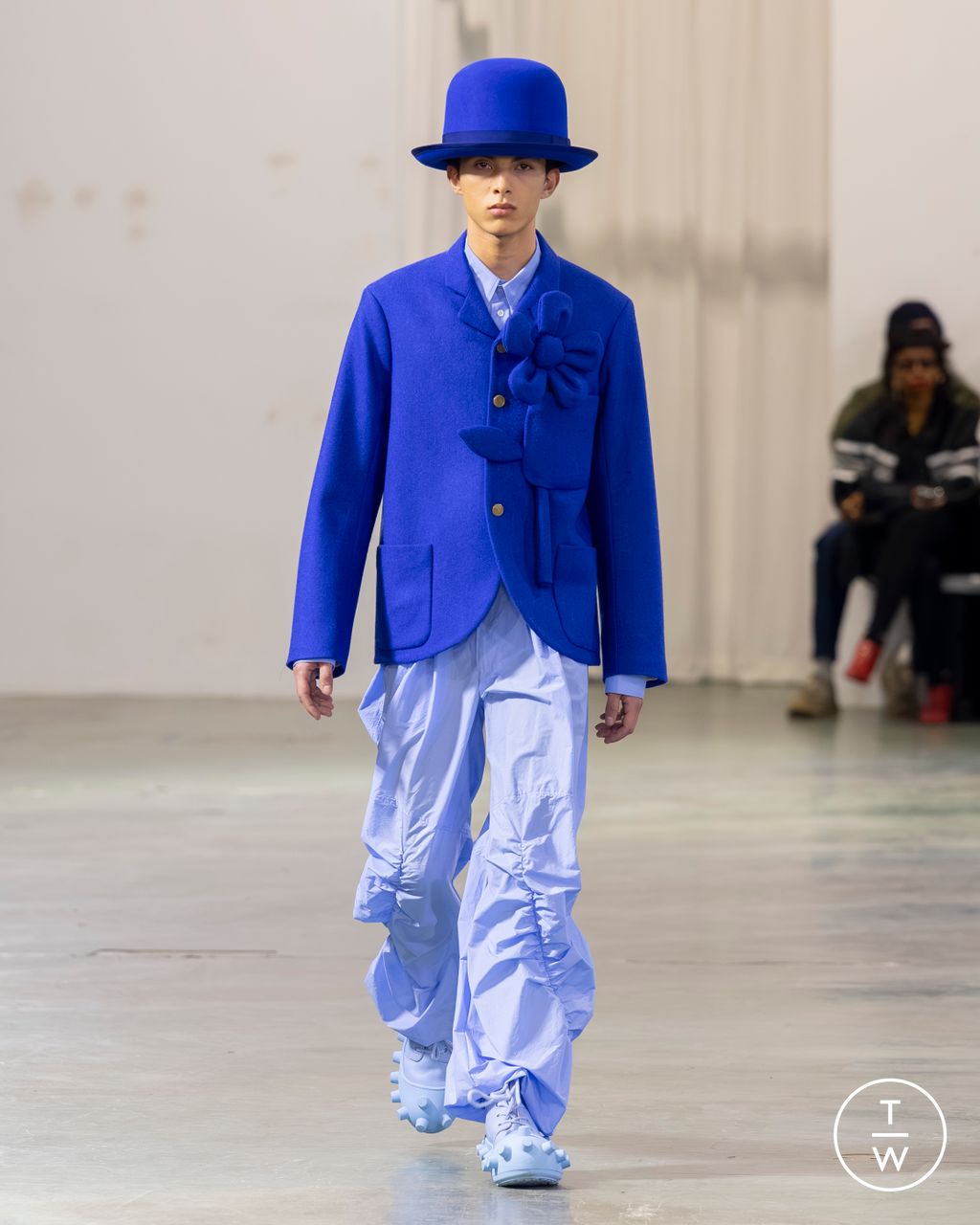 Fashion Week Paris Fall/Winter 2026 look 39 from the Walter Van Beirendonck collection menswear