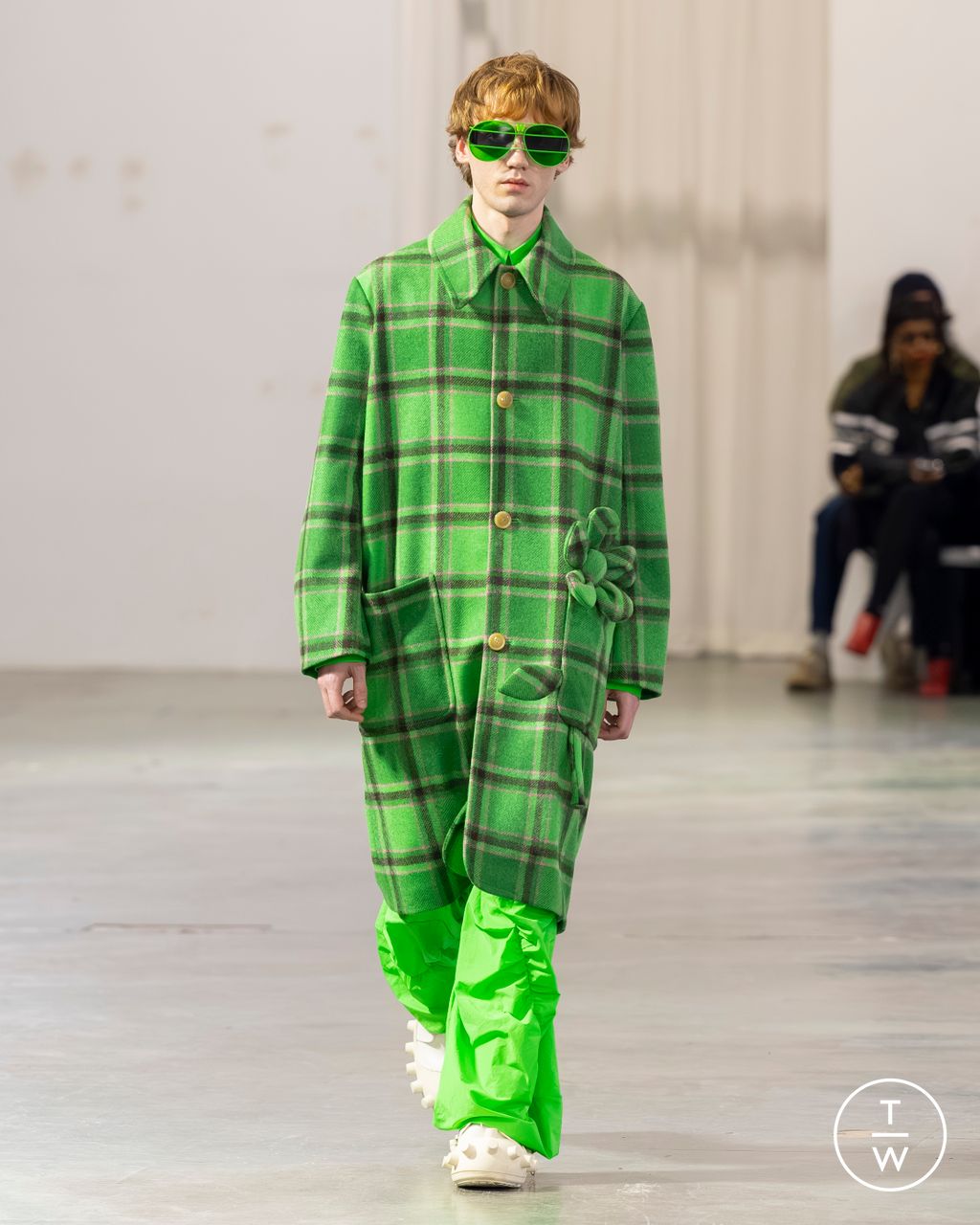 Fashion Week Paris Fall/Winter 2026 look 40 de la collection Walter Van Beirendonck menswear