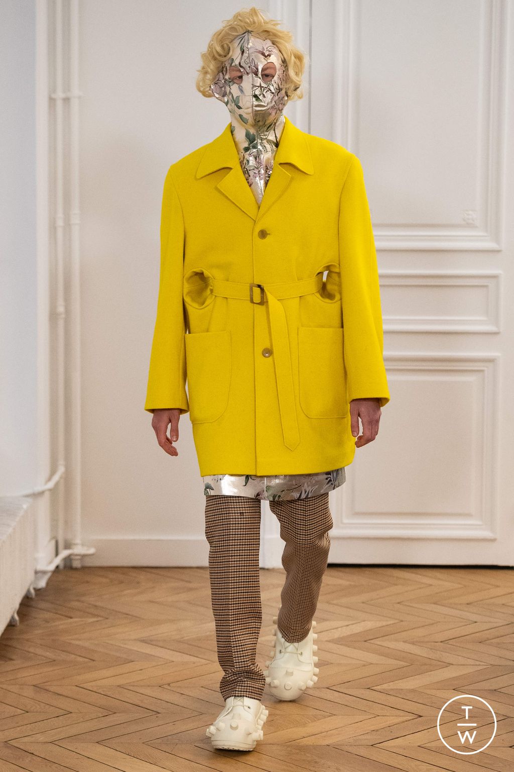 Fashion Week Paris Fall/Winter 2024 look 3 de la collection Walter Van Beirendonck menswear