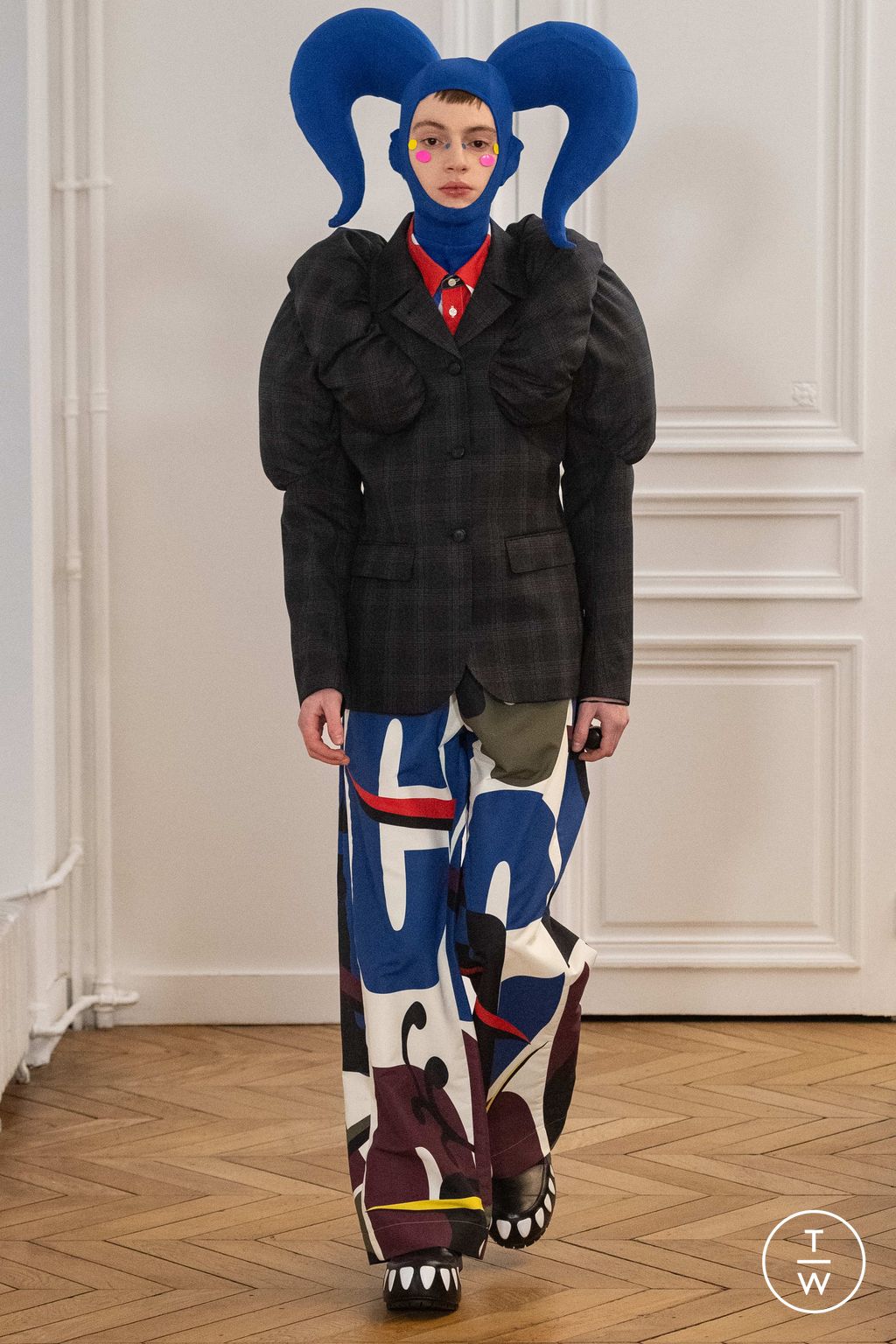 Fashion Week Paris Fall/Winter 2024 look 15 de la collection Walter Van Beirendonck menswear