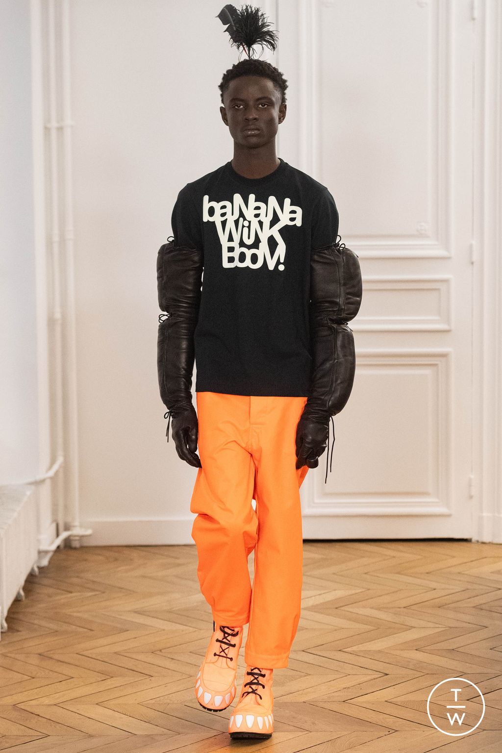 Fashion Week Paris Fall/Winter 2024 look 17 from the Walter Van Beirendonck collection menswear