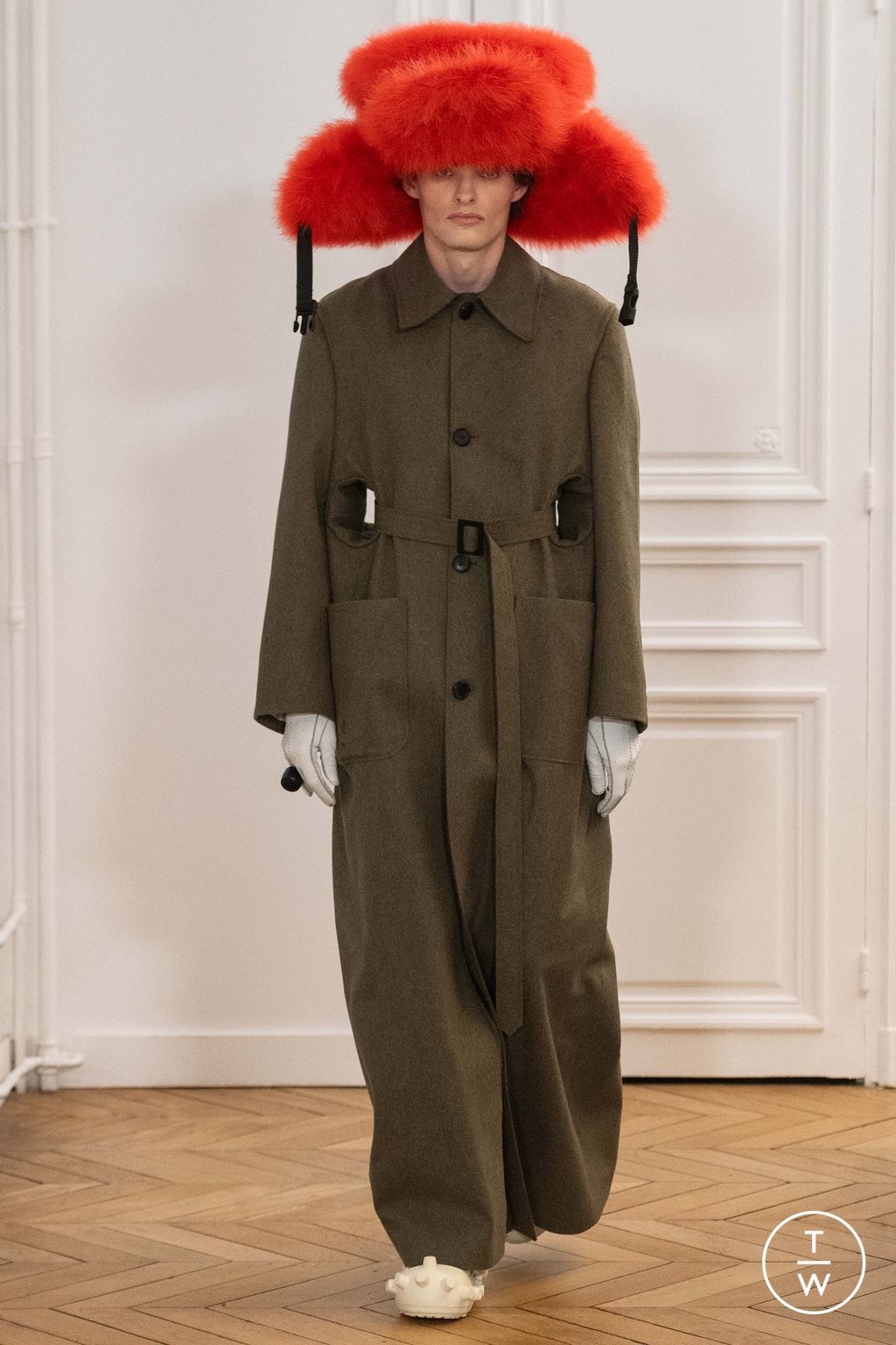 Fashion Week Paris Fall/Winter 2024 look 31 de la collection Walter Van Beirendonck menswear