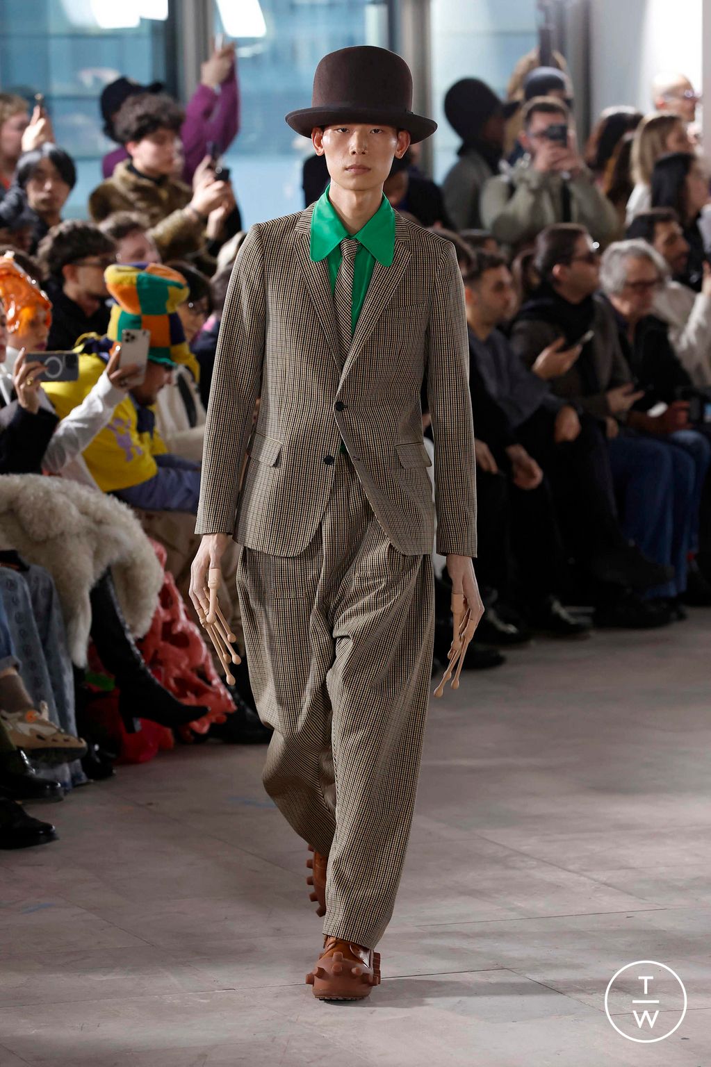 Fashion Week Paris Fall/Winter 2025 look 2 from the Walter Van Beirendonck collection menswear