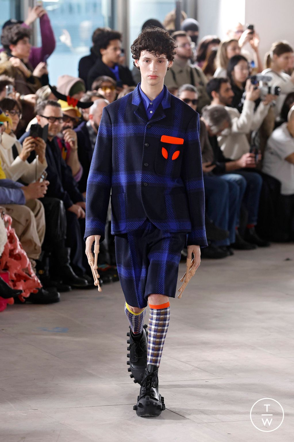 Fashion Week Paris Fall/Winter 2025 look 5 from the Walter Van Beirendonck collection menswear
