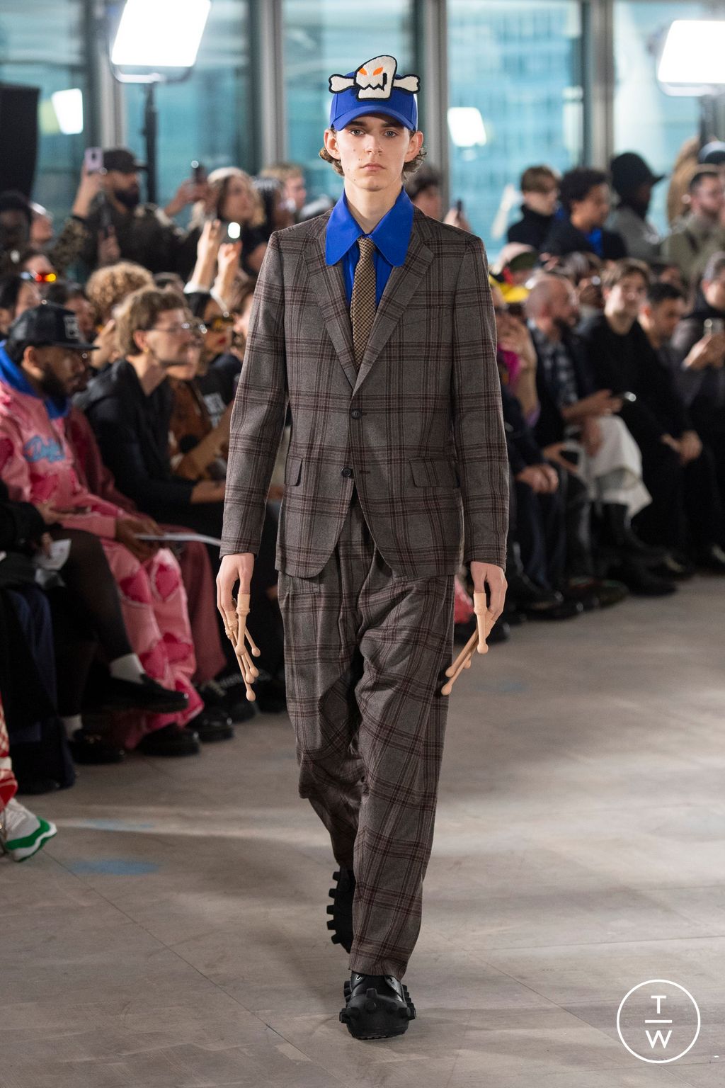 Fashion Week Paris Fall/Winter 2025 look 4 from the Walter Van Beirendonck collection menswear