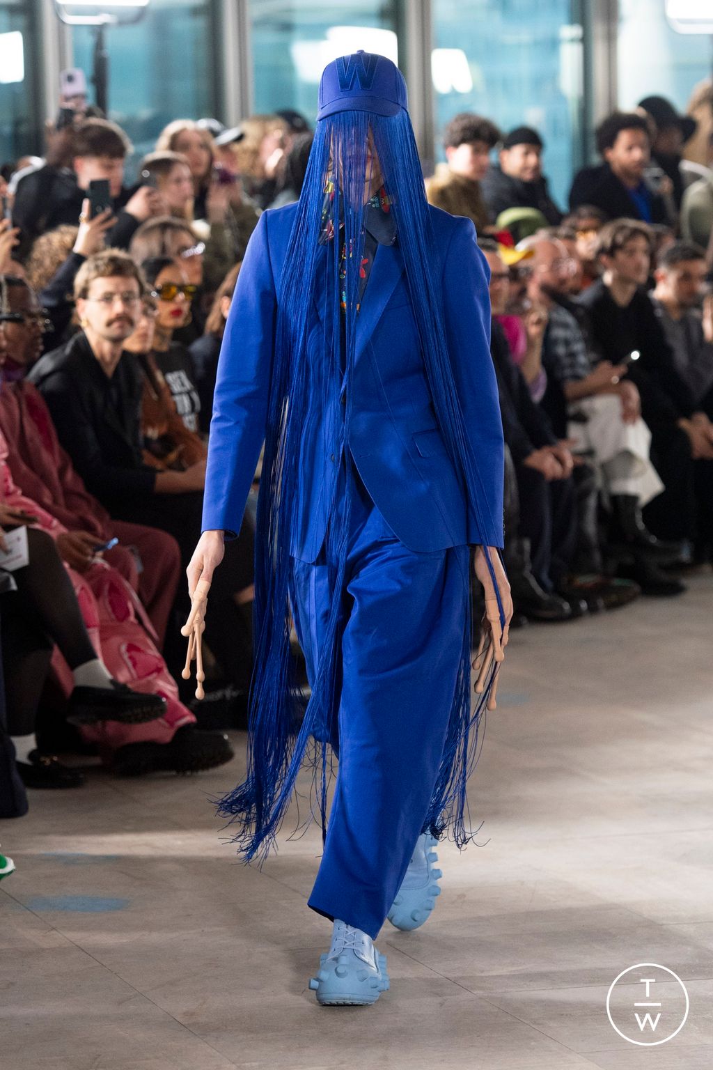 Fashion Week Paris Fall/Winter 2025 look 35 from the Walter Van Beirendonck collection menswear