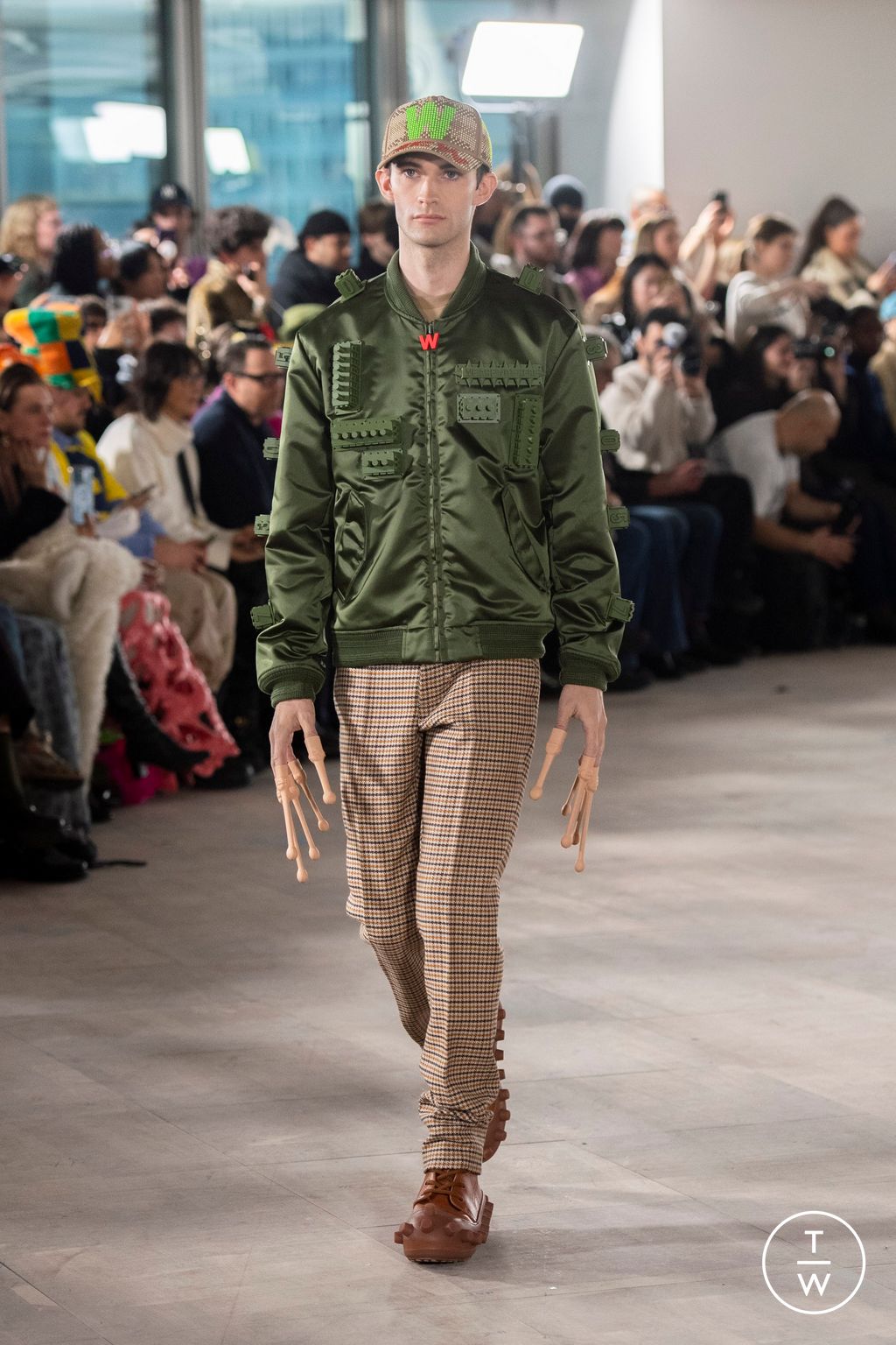 Fashion Week Paris Fall/Winter 2025 look 41 from the Walter Van Beirendonck collection menswear