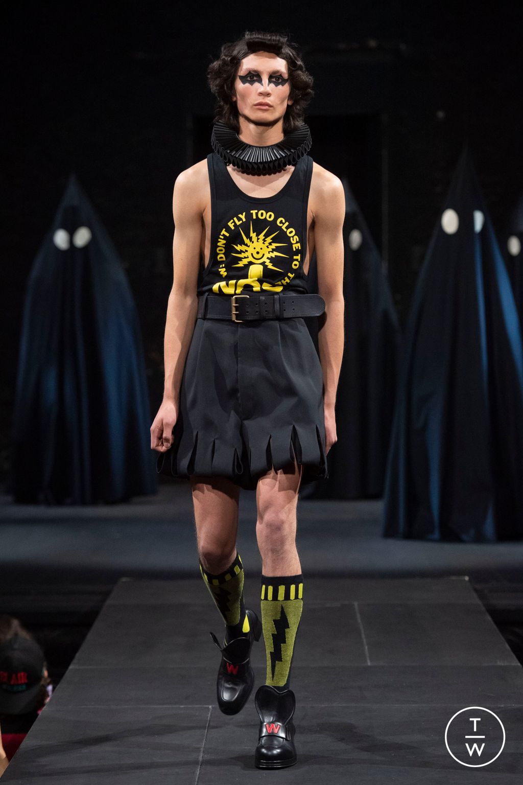 Fashion Week Paris Spring/Summer 2023 look 5 from the Walter Van Beirendonck collection menswear