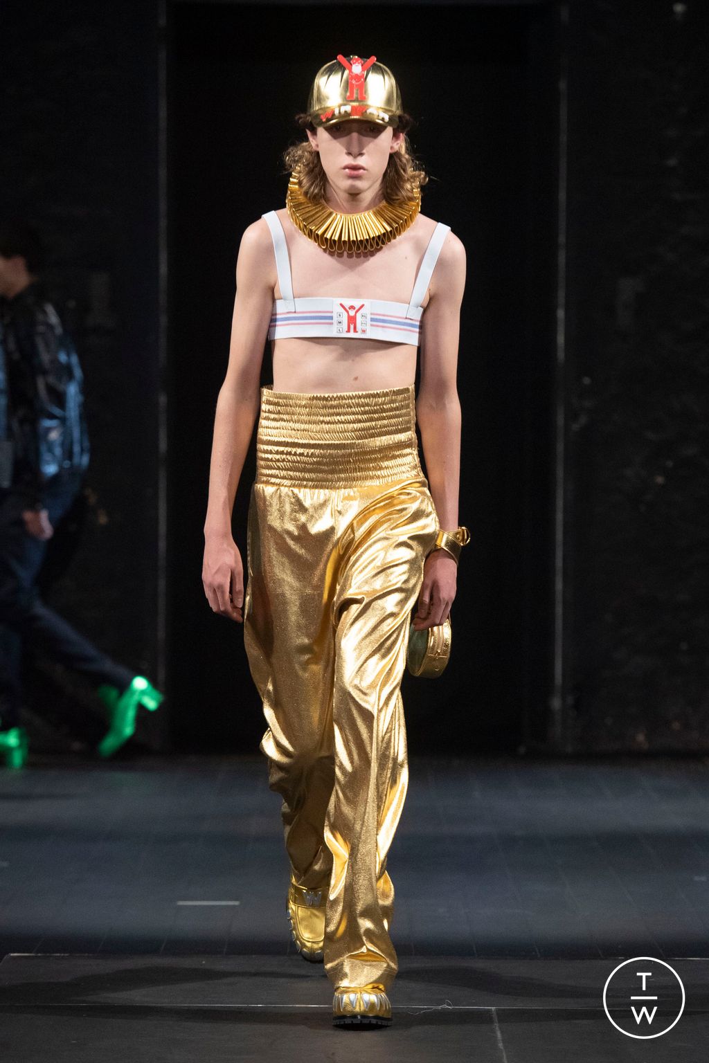 Fashion Week Paris Spring/Summer 2023 look 14 from the Walter Van Beirendonck collection 男装