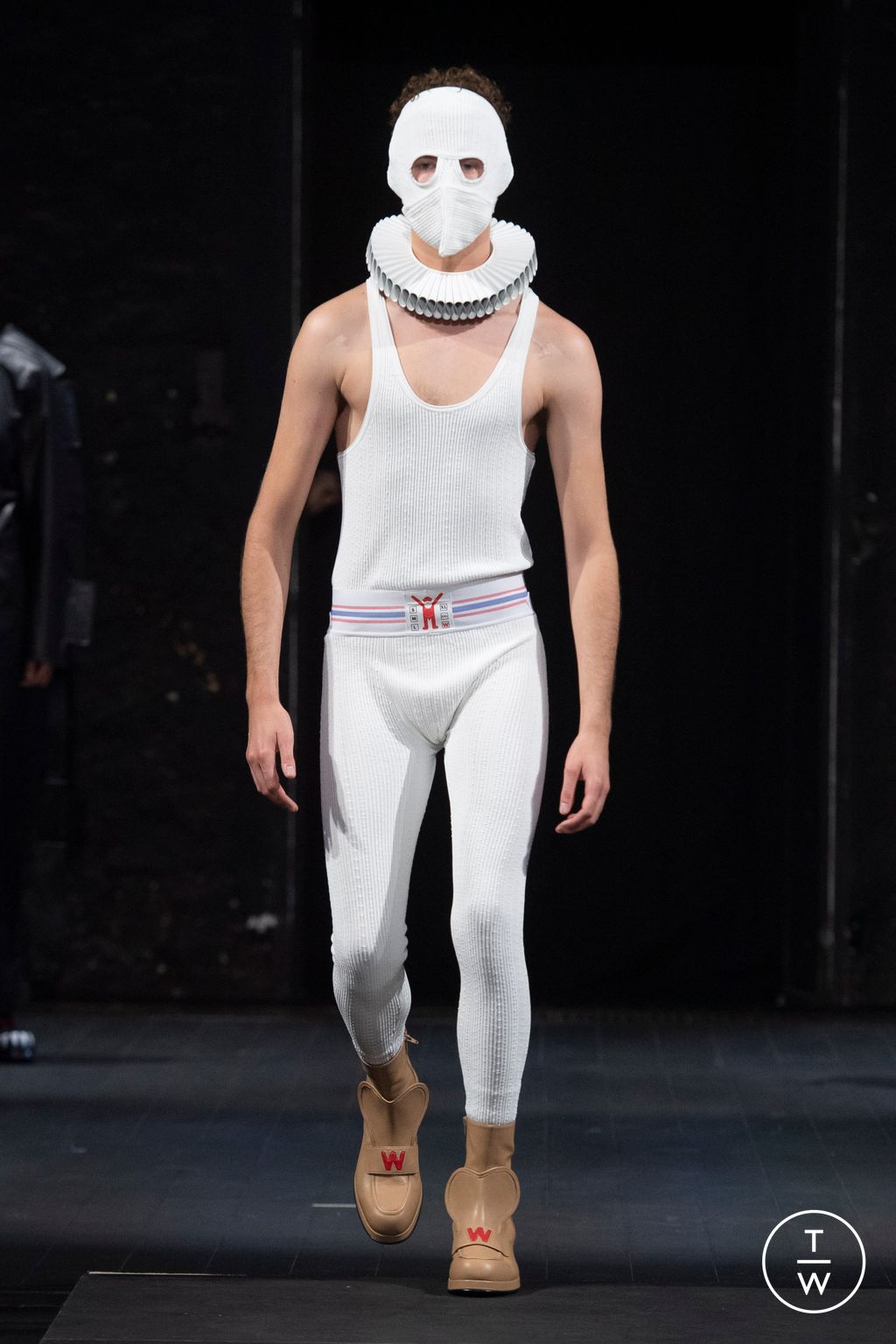 Fashion Week Paris Spring/Summer 2023 look 16 from the Walter Van Beirendonck collection 男装