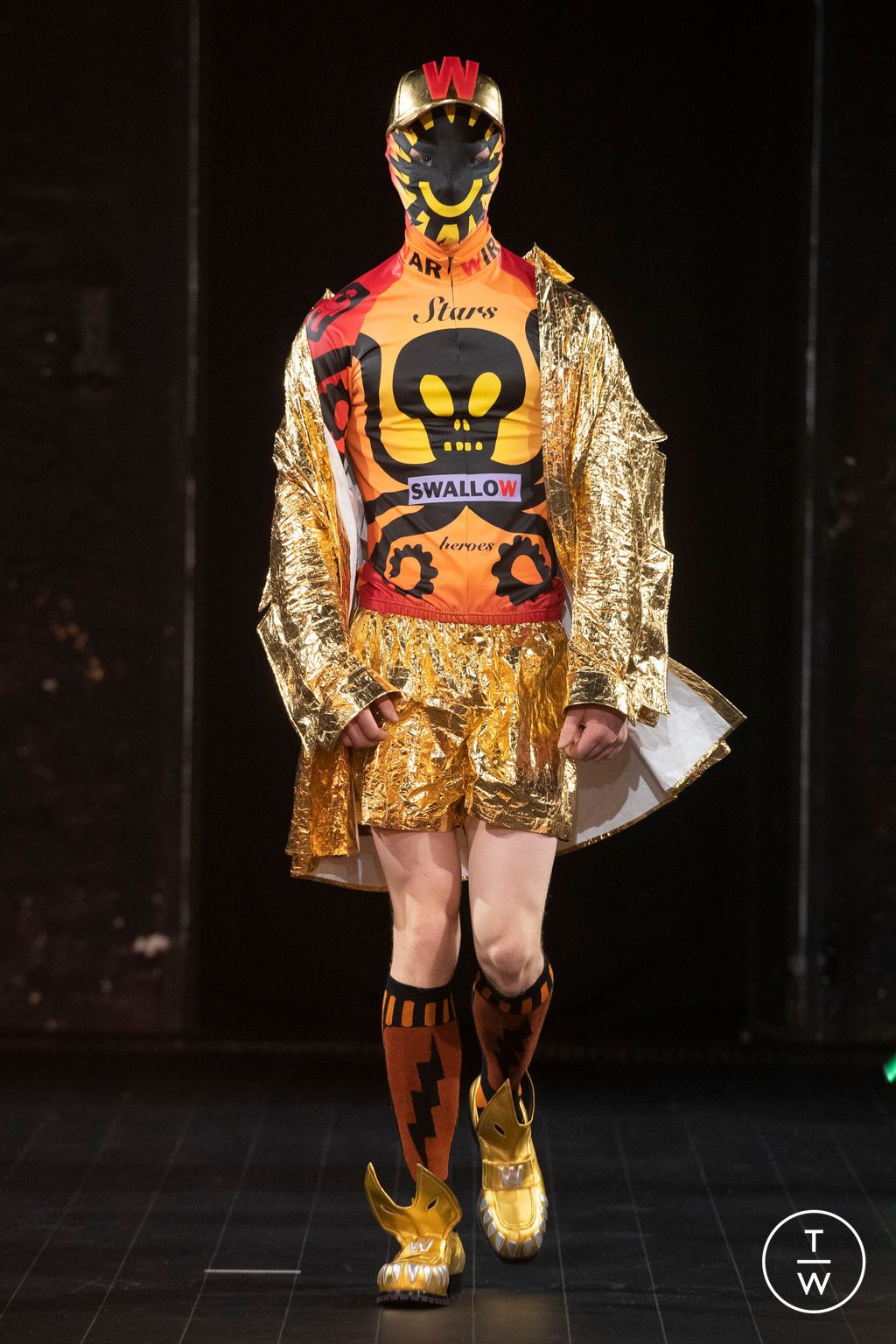 Fashion Week Paris Spring/Summer 2023 look 25 from the Walter Van Beirendonck collection 男装