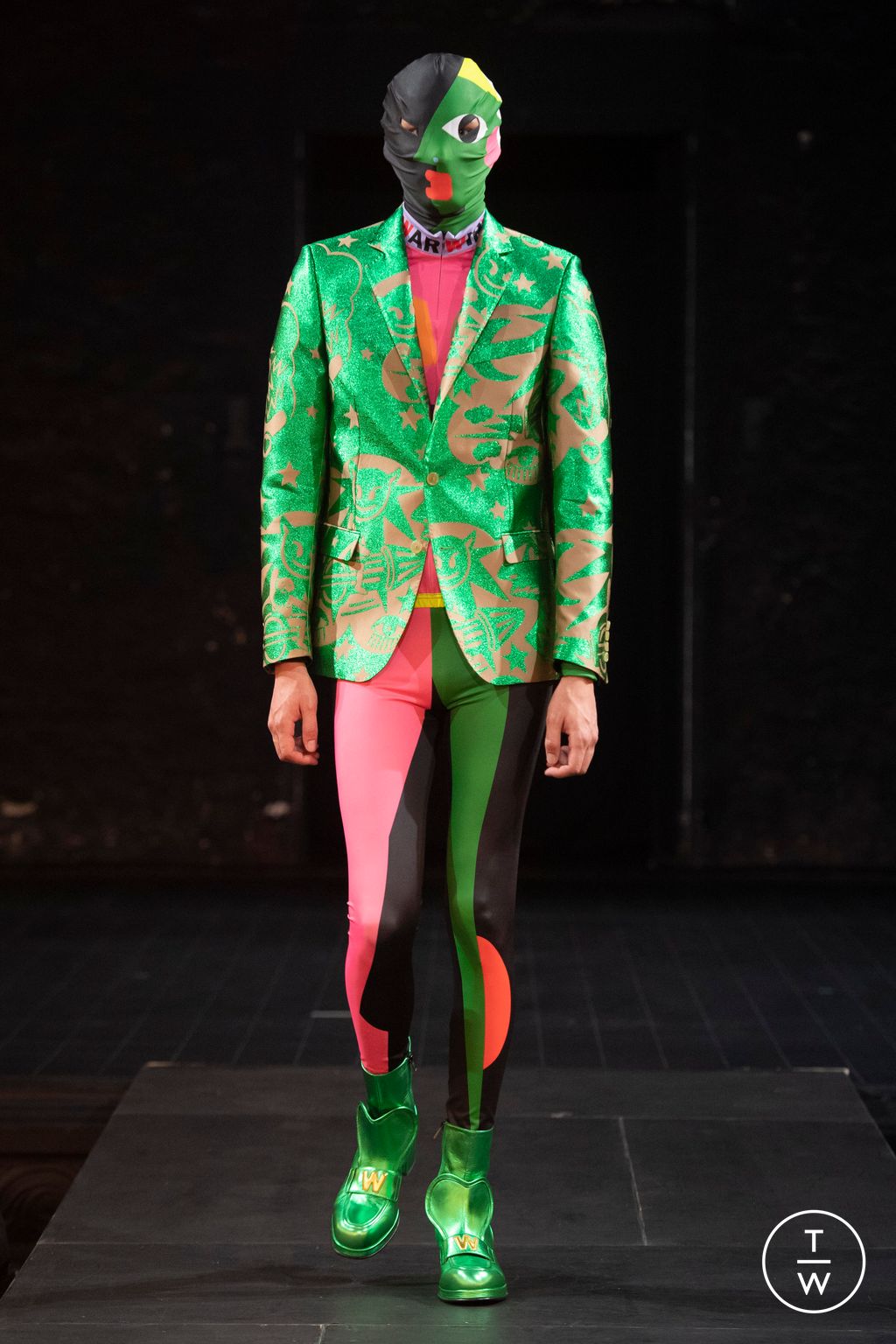 Fashion Week Paris Spring/Summer 2023 look 26 from the Walter Van Beirendonck collection 男装