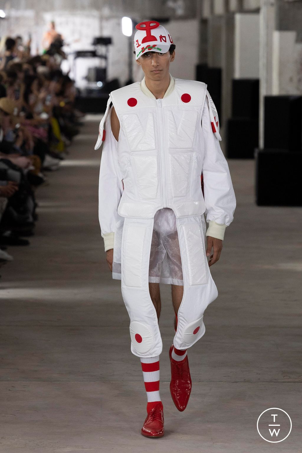 Fashion Week Paris Spring/Summer 2024 look 3 from the Walter Van Beirendonck collection menswear