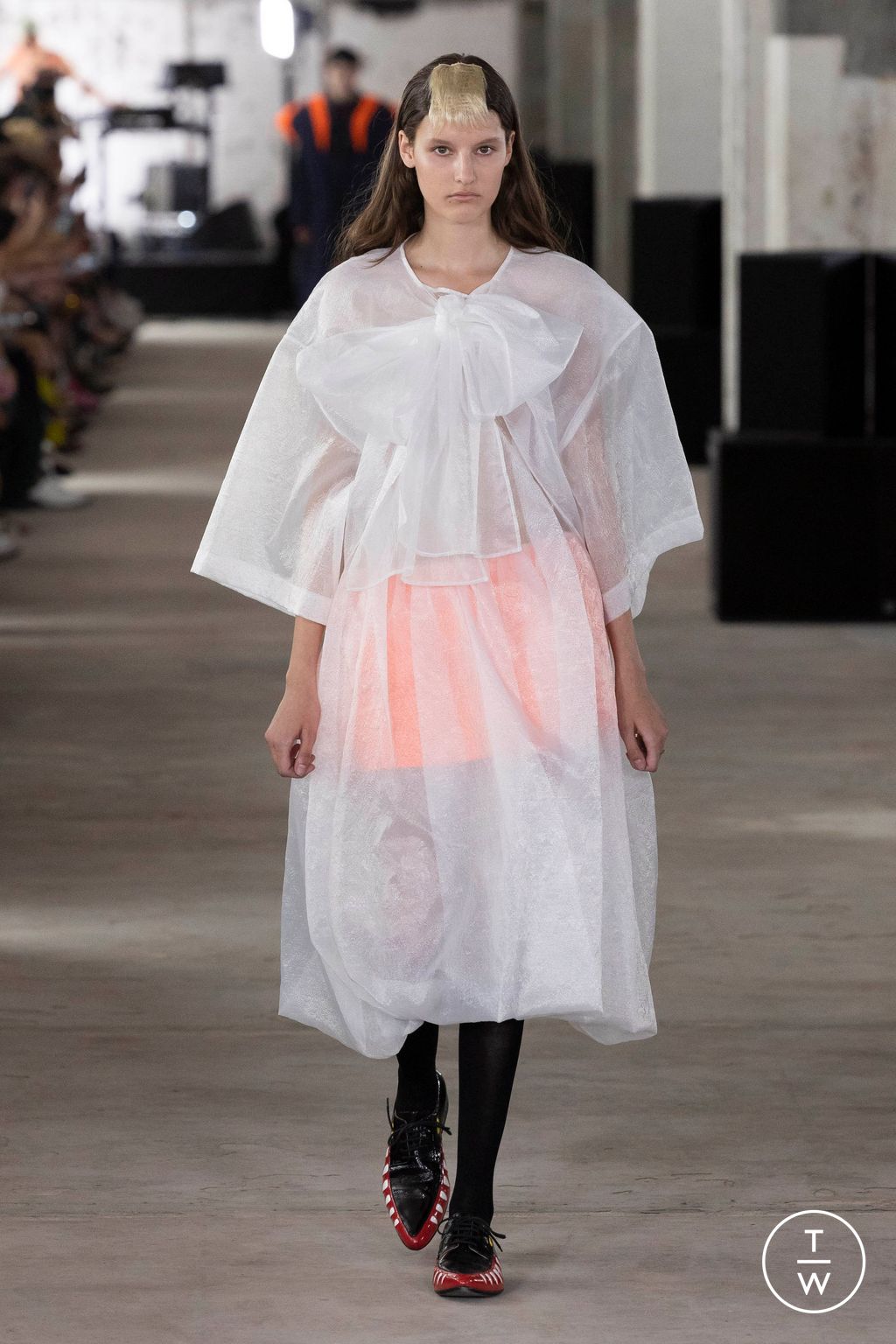 Fashion Week Paris Spring/Summer 2024 look 24 from the Walter Van Beirendonck collection menswear