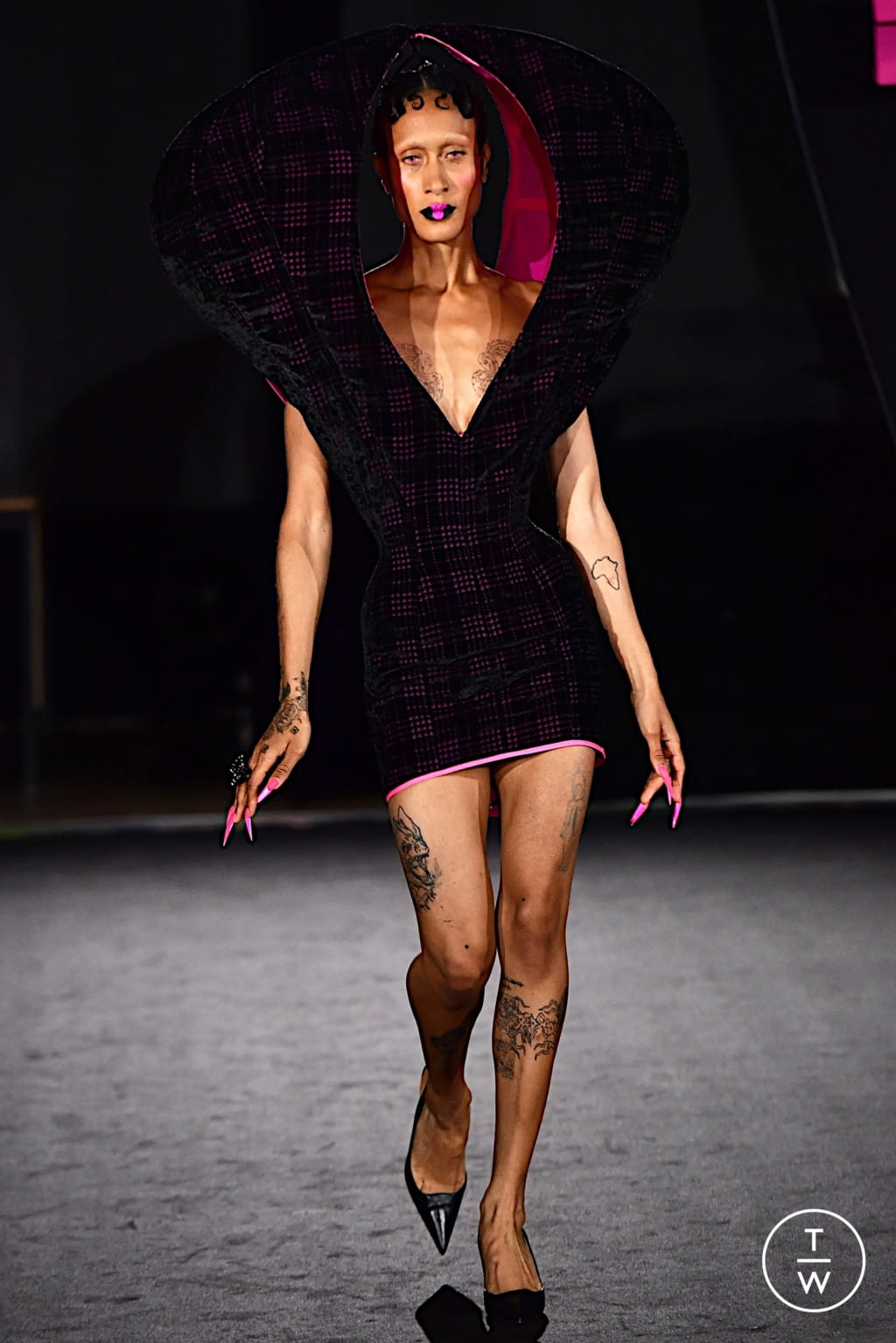 Fashion Week Paris Spring/Summer 2022 look 22 from the WEINSANTO collection womenswear