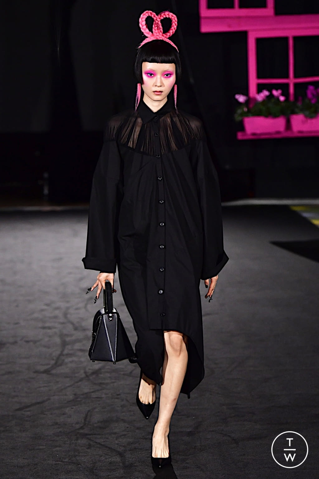 Fashion Week Paris Spring/Summer 2022 look 30 from the WEINSANTO collection womenswear