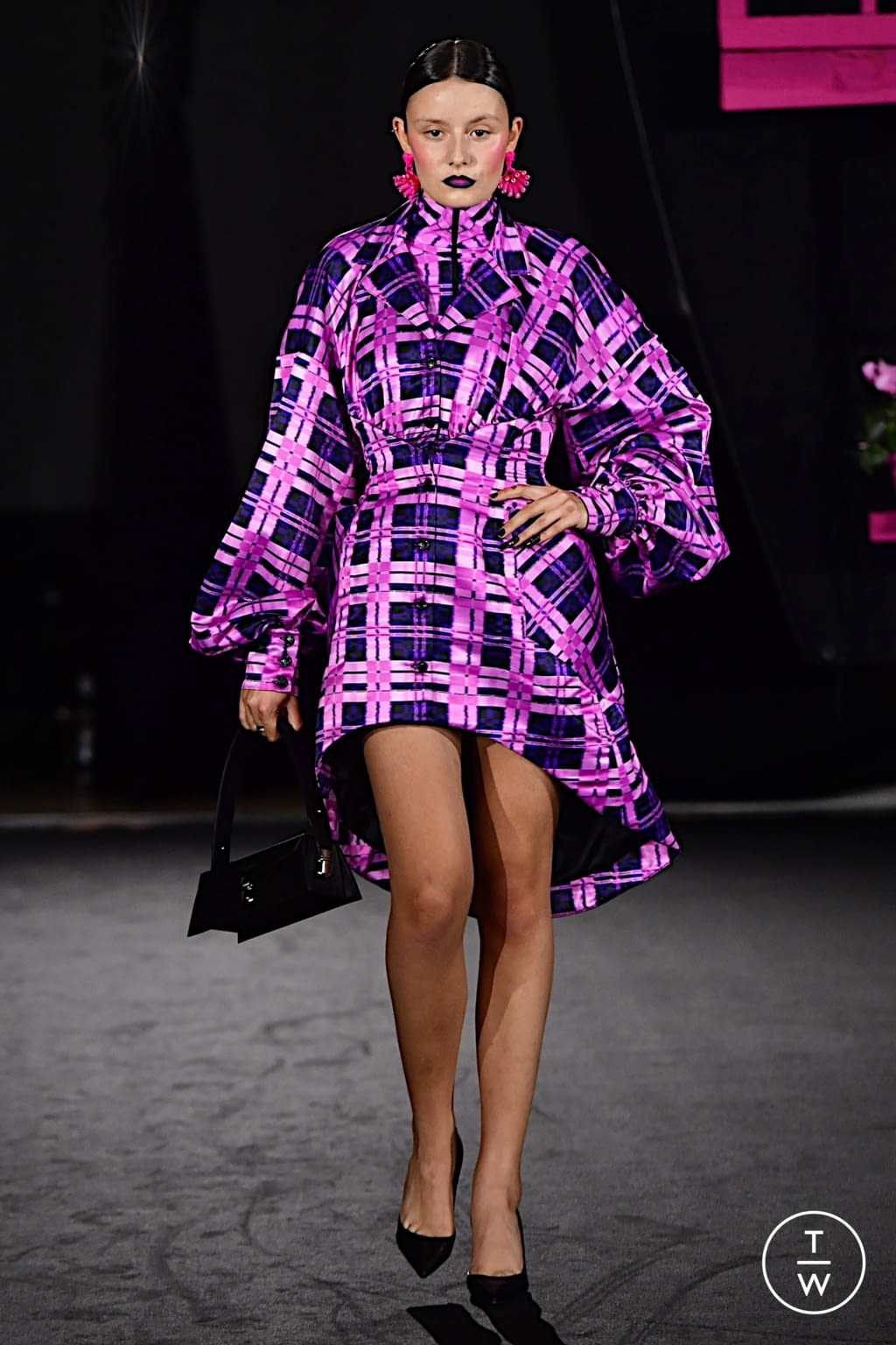 Fashion Week Paris Spring/Summer 2022 look 31 from the WEINSANTO collection womenswear