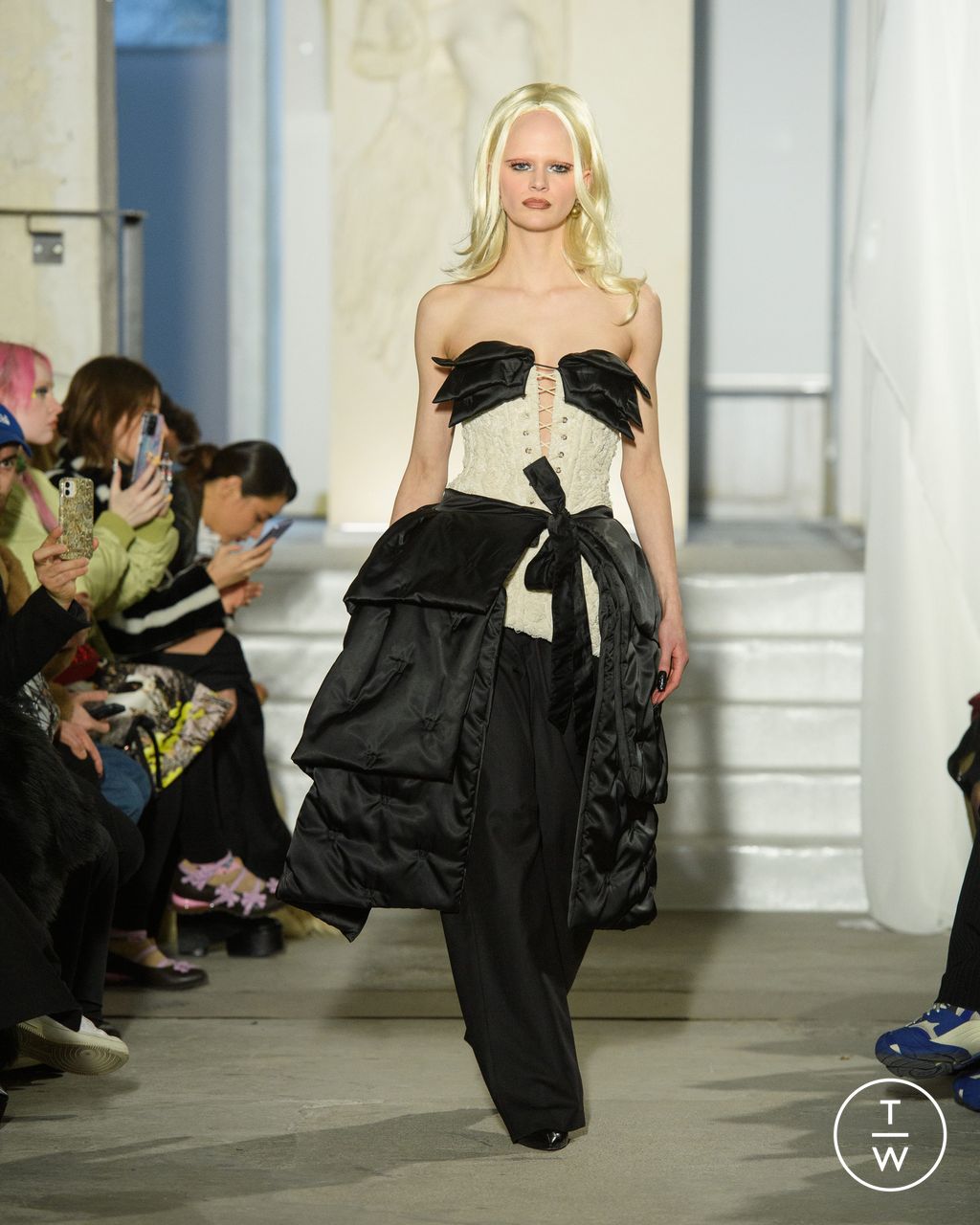 Fashion Week Paris Fall/Winter 2023 look 7 from the WEINSANTO collection 女装