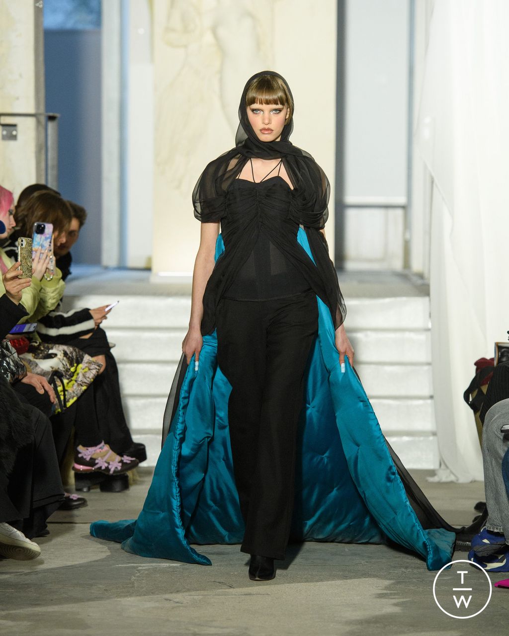 Fashion Week Paris Fall/Winter 2023 look 9 de la collection WEINSANTO womenswear
