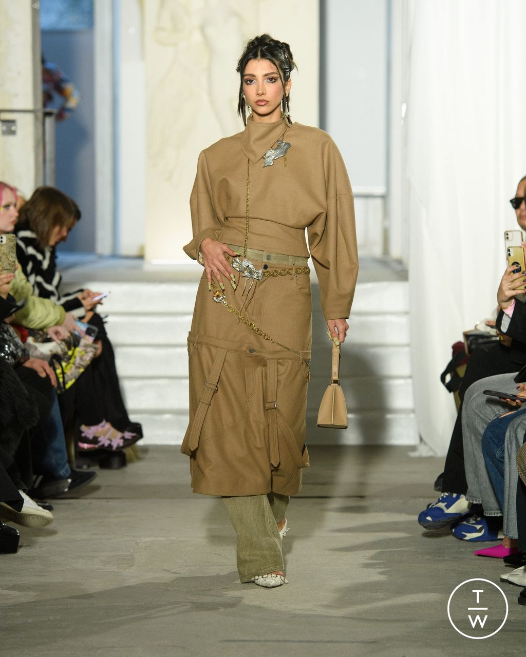 Fashion Week Paris Fall/Winter 2023 look 11 from the WEINSANTO collection 女装