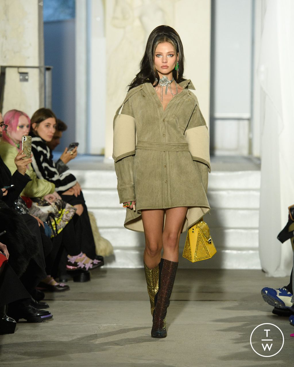 Fashion Week Paris Fall/Winter 2023 look 19 from the WEINSANTO collection 女装