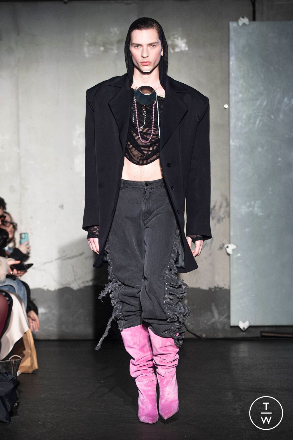 Fashion Week Paris Fall/Winter 2024 look 5 de la collection WEINSANTO womenswear