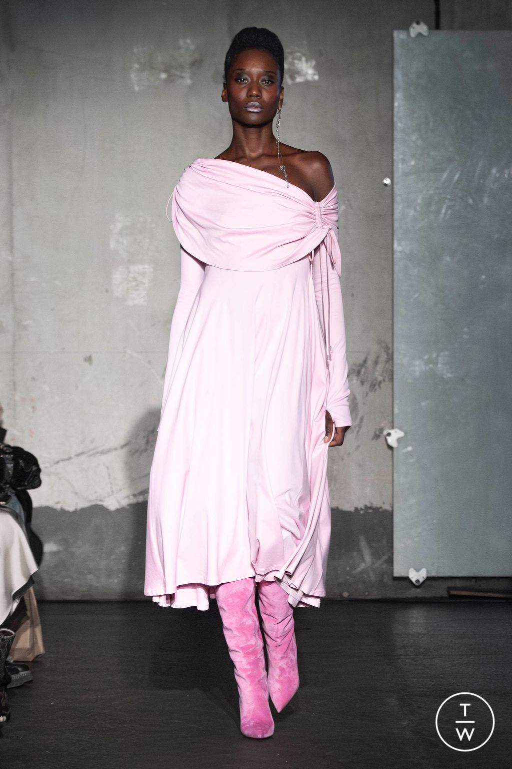 Fashion Week Paris Fall/Winter 2024 look 14 from the WEINSANTO collection womenswear