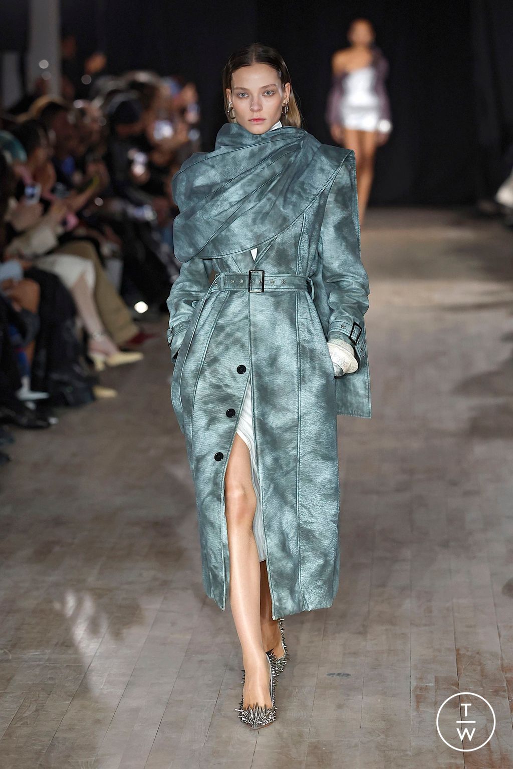 Fashion Week Paris Fall/Winter 2025 look 1 from the WEINSANTO collection womenswear