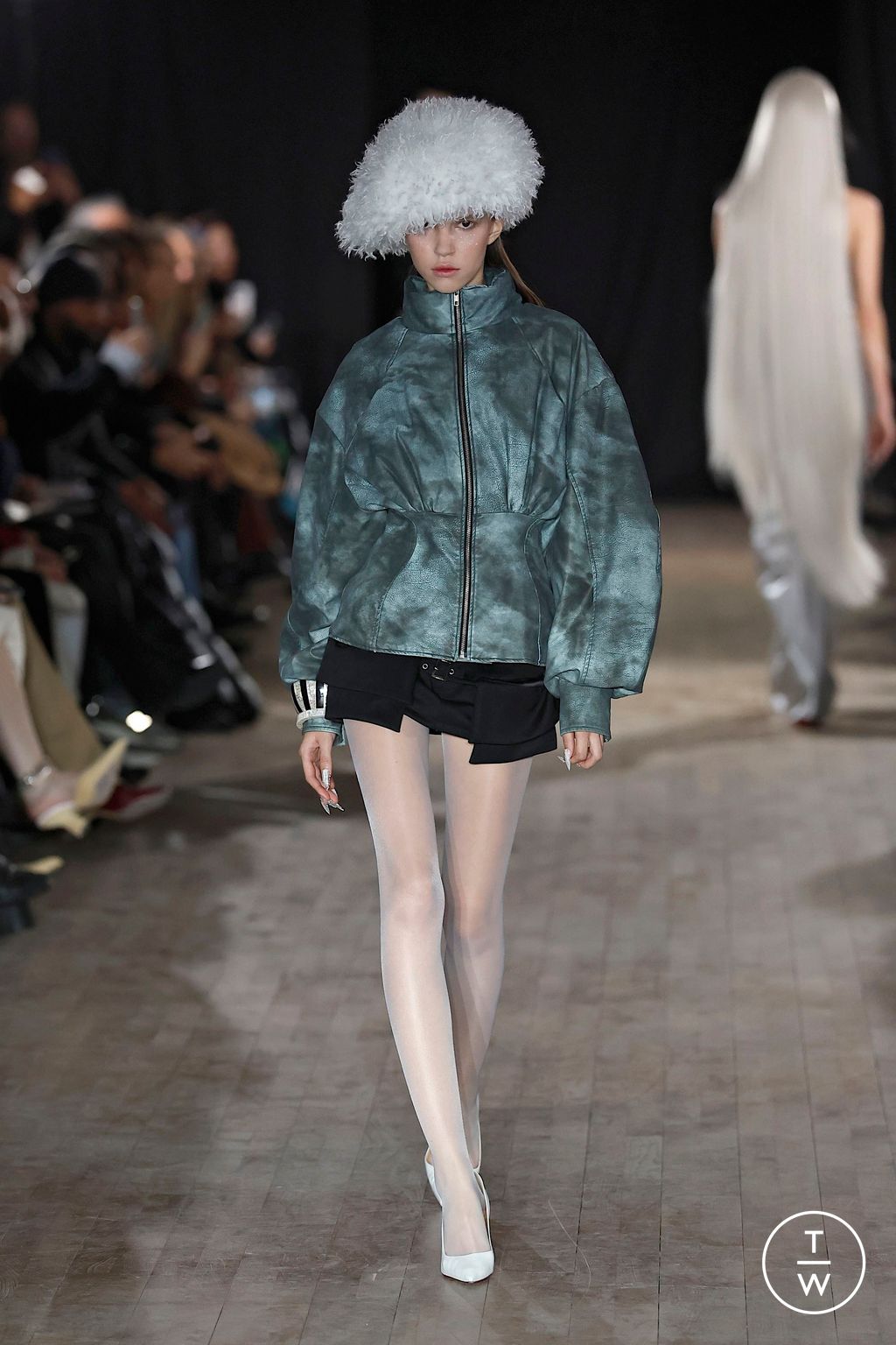 Fashion Week Paris Fall/Winter 2025 look 10 de la collection WEINSANTO womenswear