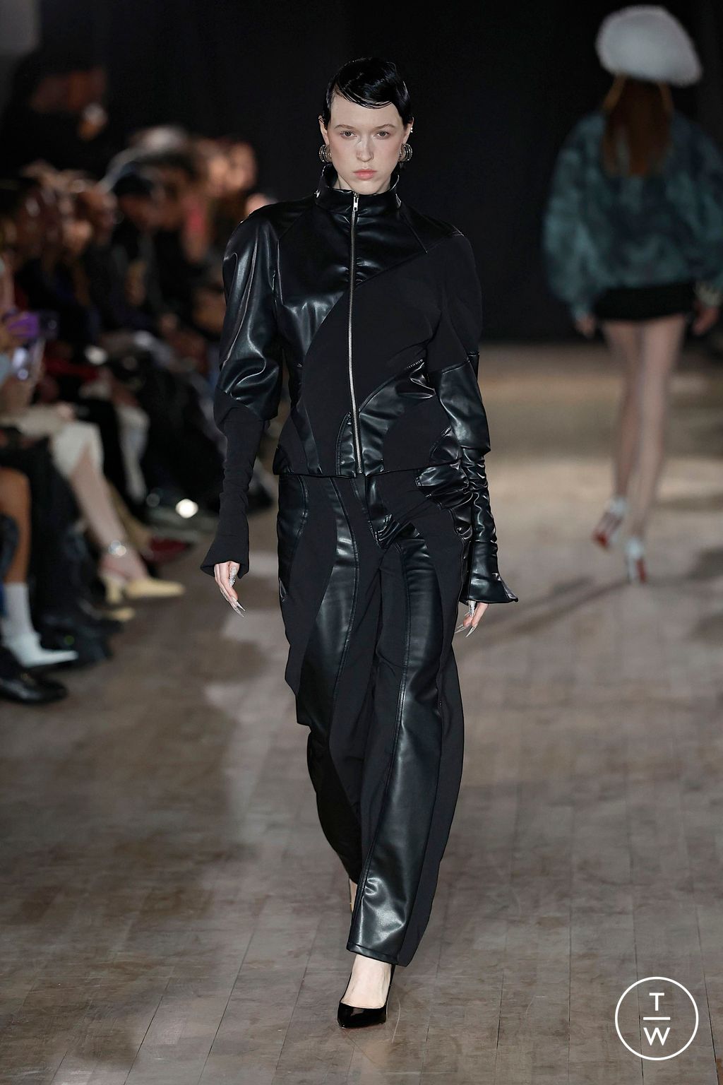 Fashion Week Paris Fall/Winter 2025 look 11 de la collection WEINSANTO womenswear