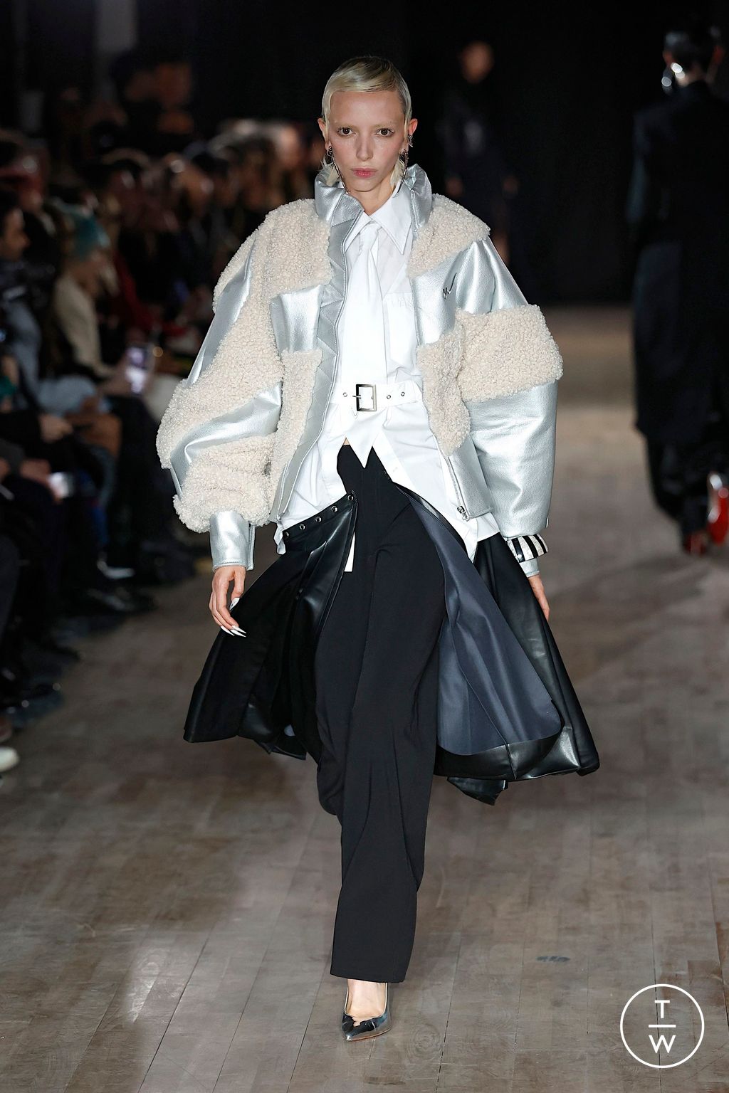 Fashion Week Paris Fall/Winter 2025 look 14 de la collection WEINSANTO womenswear