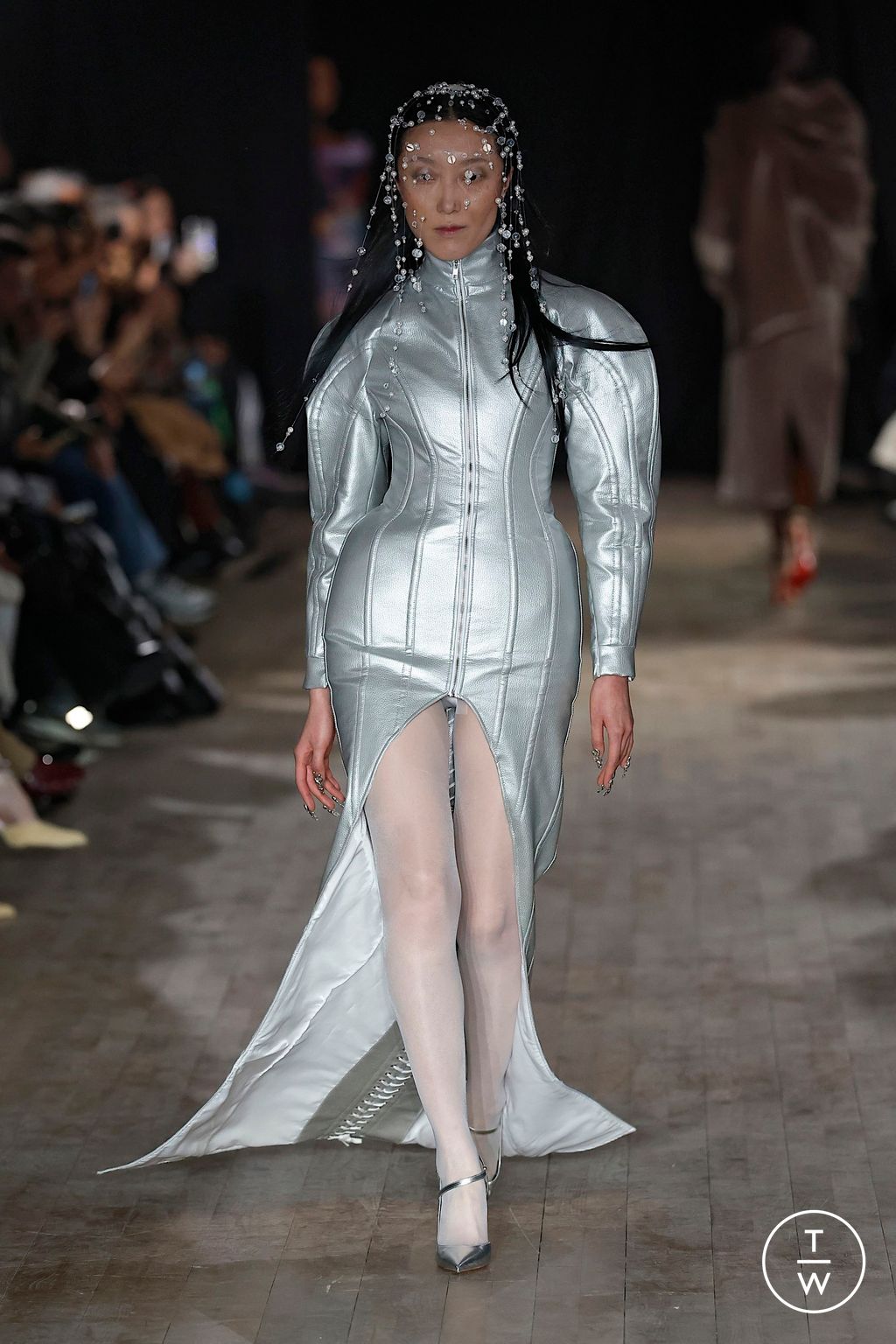 Fashion Week Paris Fall/Winter 2025 look 19 de la collection WEINSANTO womenswear