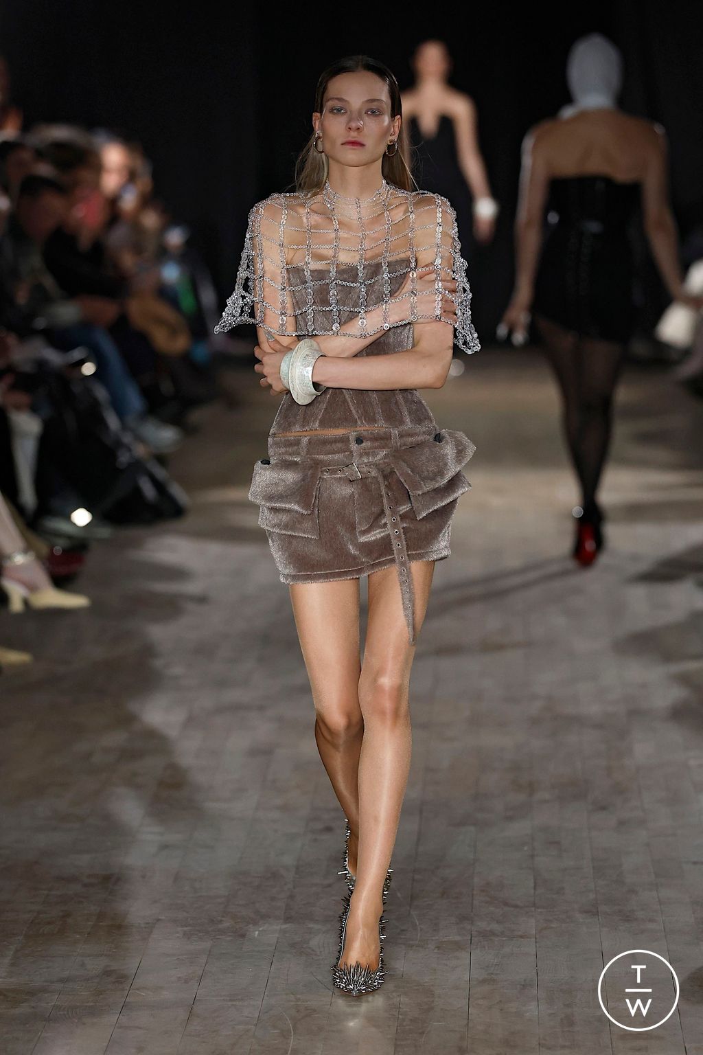 Fashion Week Paris Fall/Winter 2025 look 23 from the WEINSANTO collection 女装