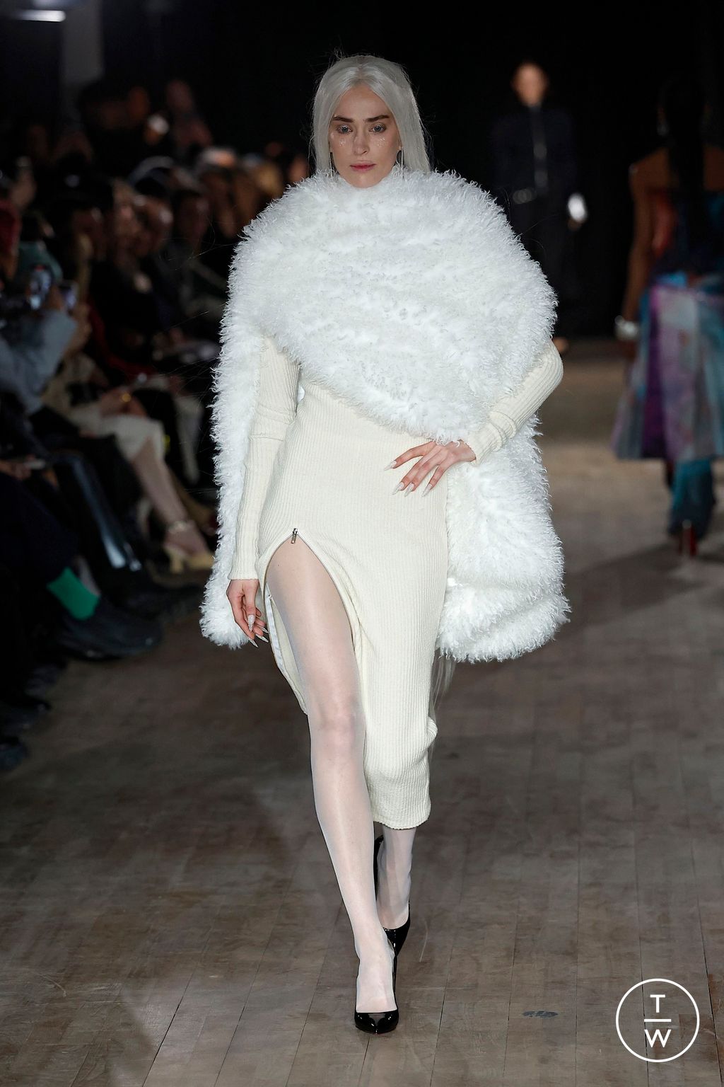 Fashion Week Paris Fall/Winter 2025 look 26 from the WEINSANTO collection womenswear