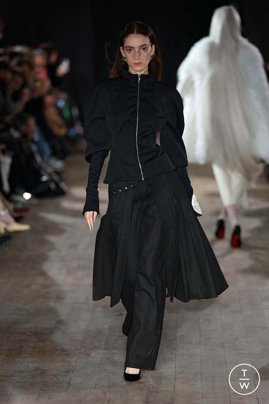 Fashion Week Paris Fall/Winter 2025 look 27 from the WEINSANTO collection womenswear