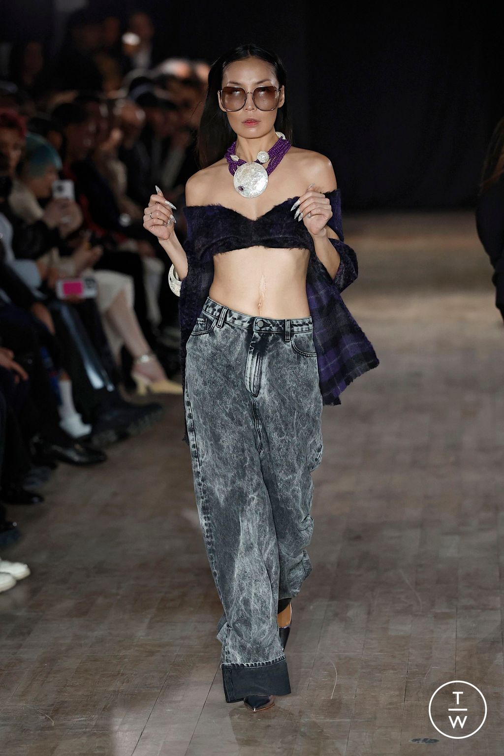 Fashion Week Paris Fall/Winter 2025 look 32 from the WEINSANTO collection 女装