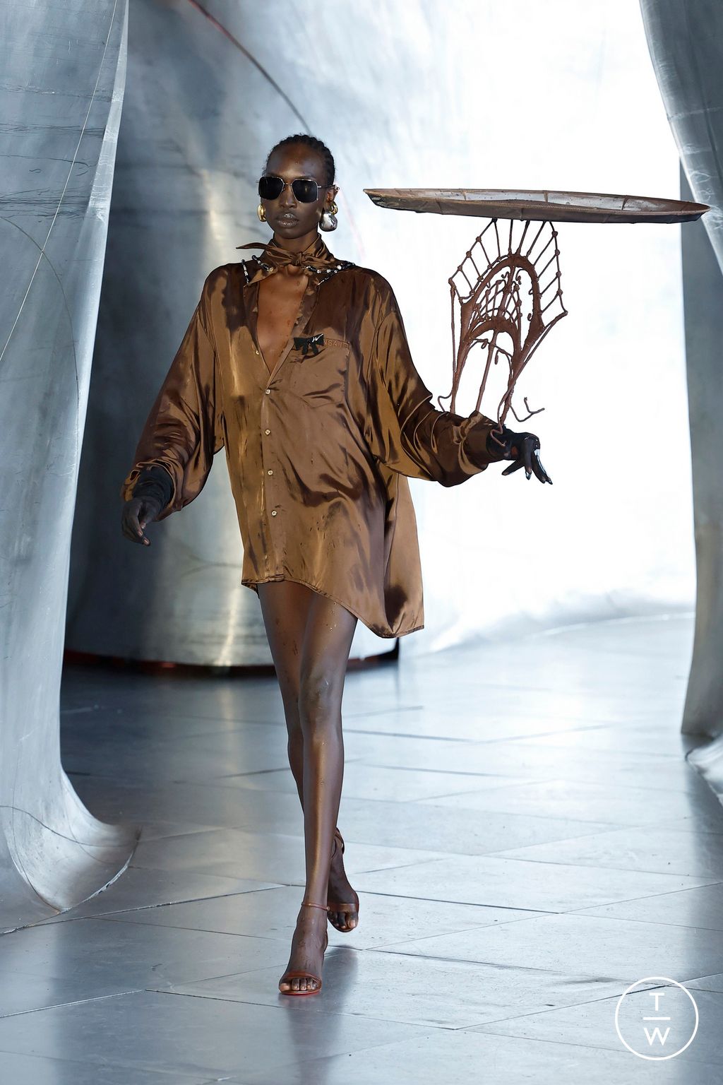 Fashion Week Paris Spring-Summer 2025 look 4 from the WEINSANTO collection womenswear