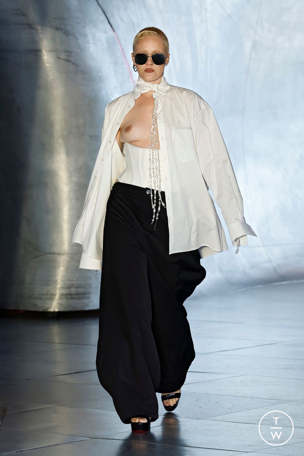 Fashion Week Paris Spring/Summer 2025 look 11 de la collection WEINSANTO womenswear
