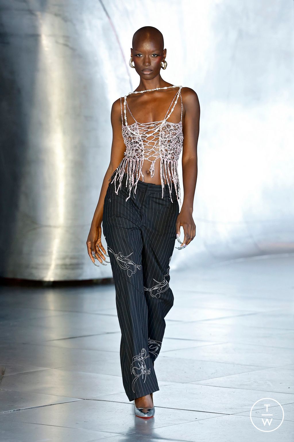 Fashion Week Paris Spring/Summer 2025 look 23 de la collection WEINSANTO womenswear