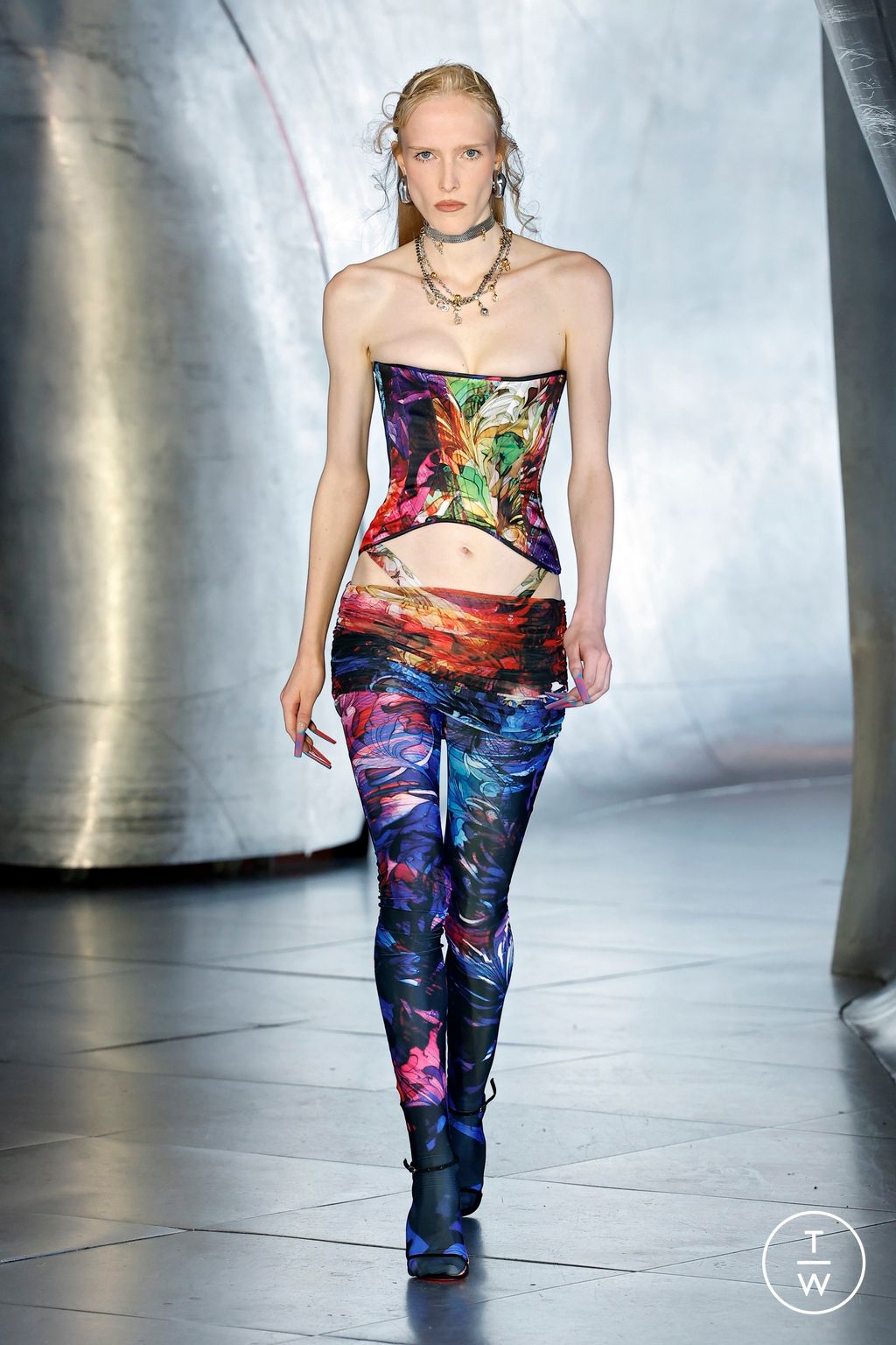 Fashion Week Paris Spring/Summer 2025 look 24 de la collection WEINSANTO womenswear