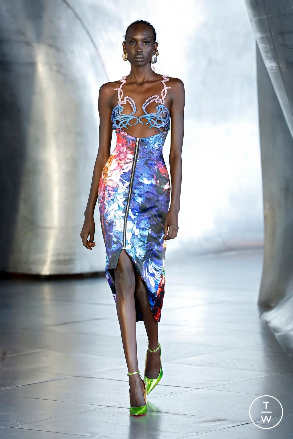 Fashion Week Paris Spring-Summer 2025 look 29 from the WEINSANTO collection womenswear