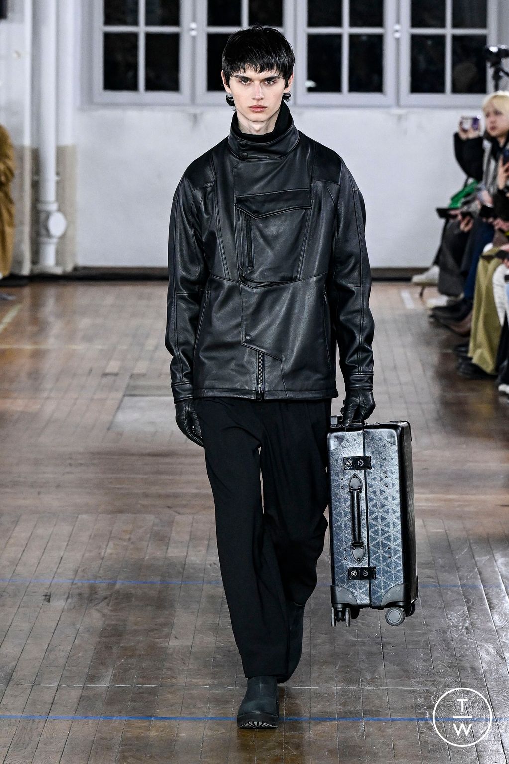 Fashion Week Paris Fall/Winter 2024 look 3 from the White Mountaineering collection menswear