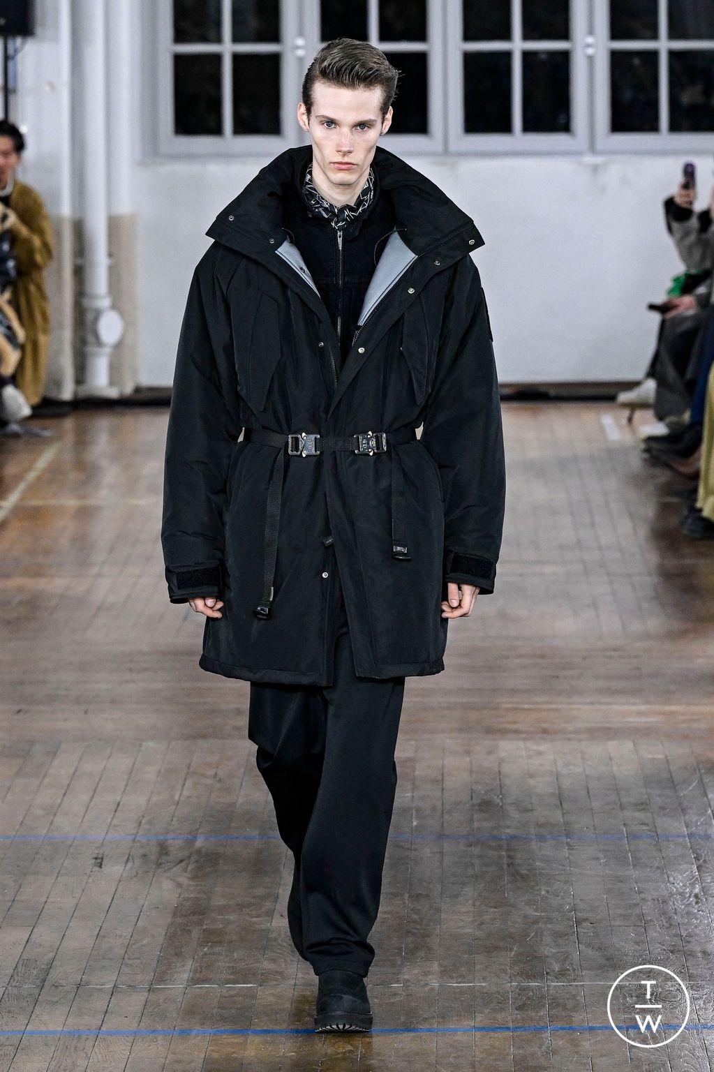Fashion Week Paris Fall/Winter 2024 look 4 from the White Mountaineering collection menswear