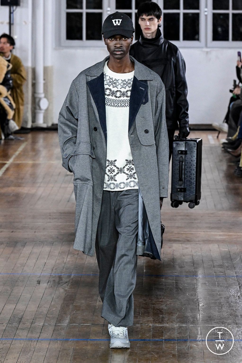 Fashion Week Paris Fall/Winter 2024 look 6 from the White Mountaineering collection menswear