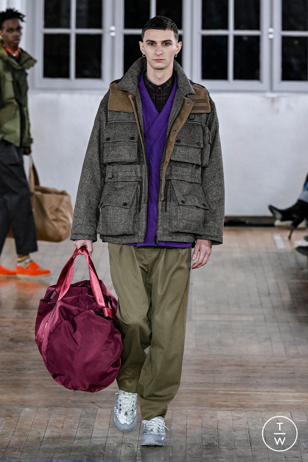 Fashion Week Paris Fall/Winter 2024 look 17 from the White Mountaineering collection 男装