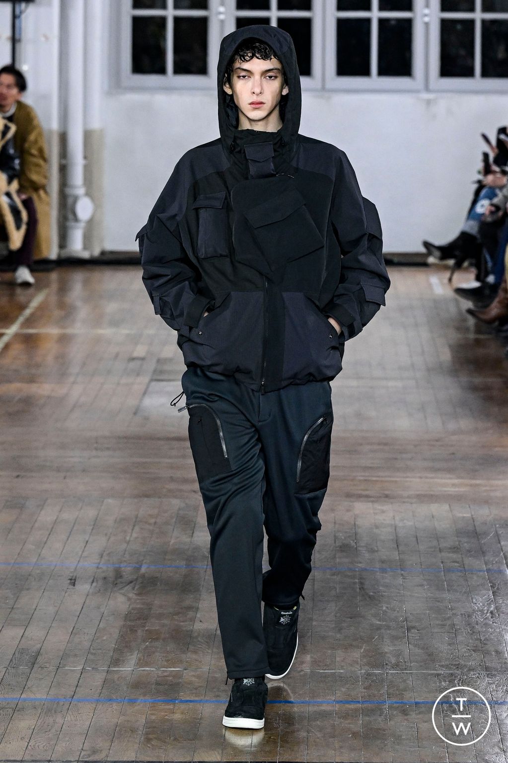 Fashion Week Paris Fall/Winter 2024 look 45 from the White Mountaineering collection 男装