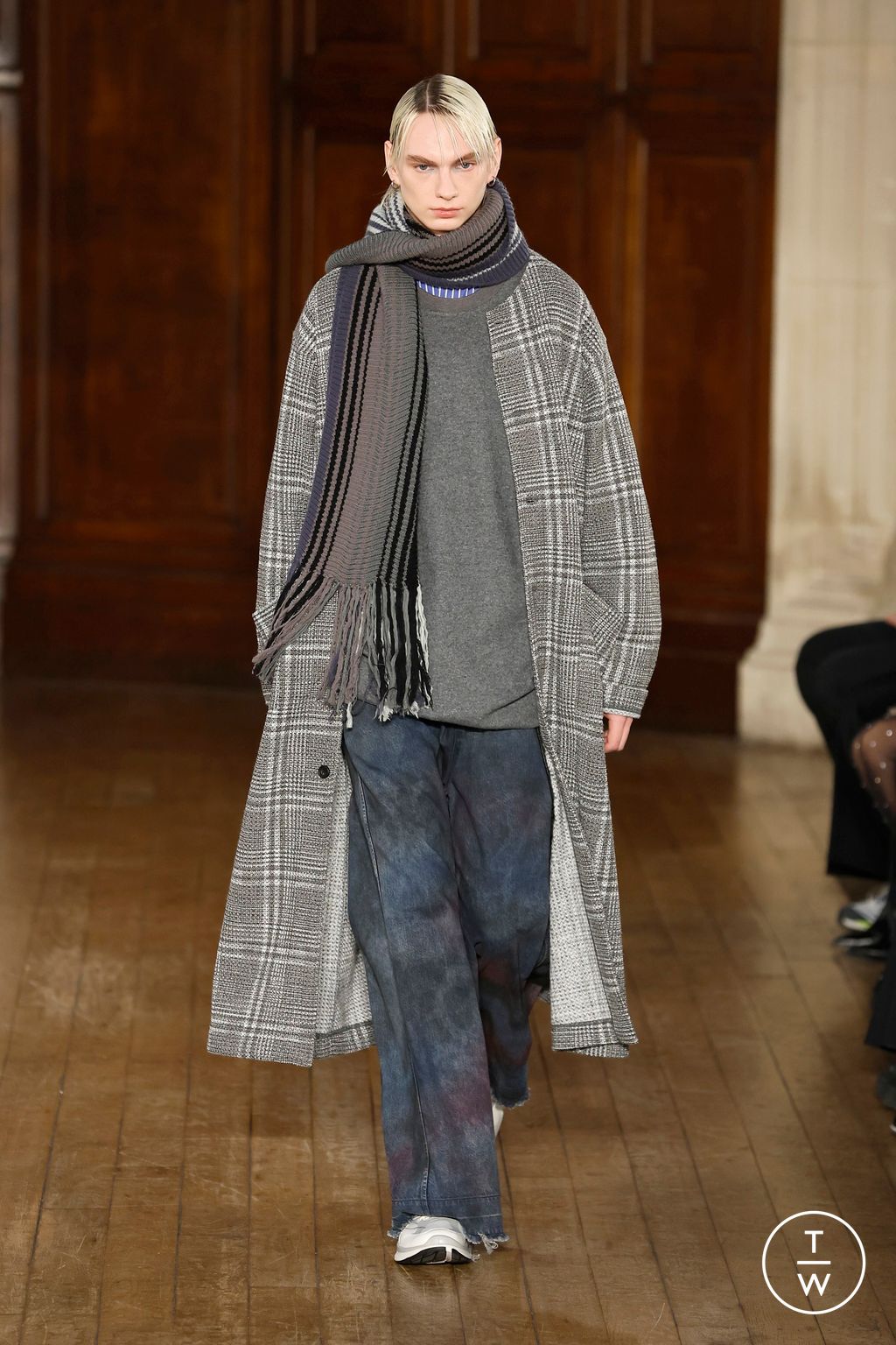 Fashion Week Paris Fall/Winter 2025 look 7 from the White Mountaineering collection menswear