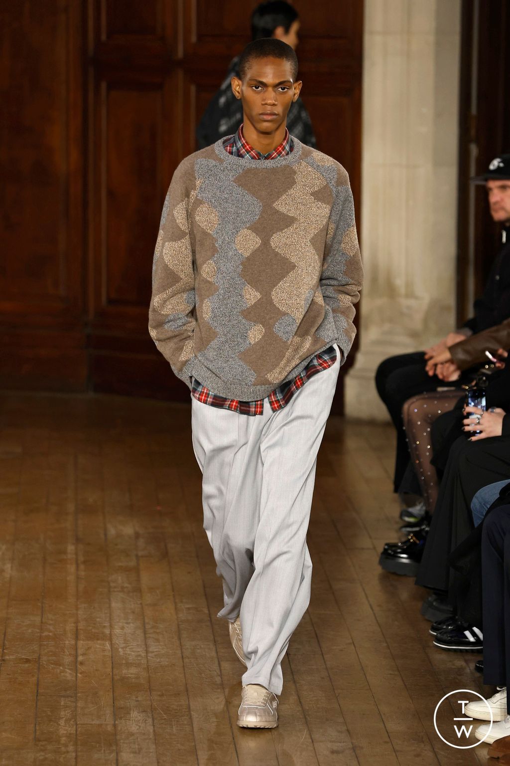 Fashion Week Paris Fall/Winter 2025 look 8 from the White Mountaineering collection menswear